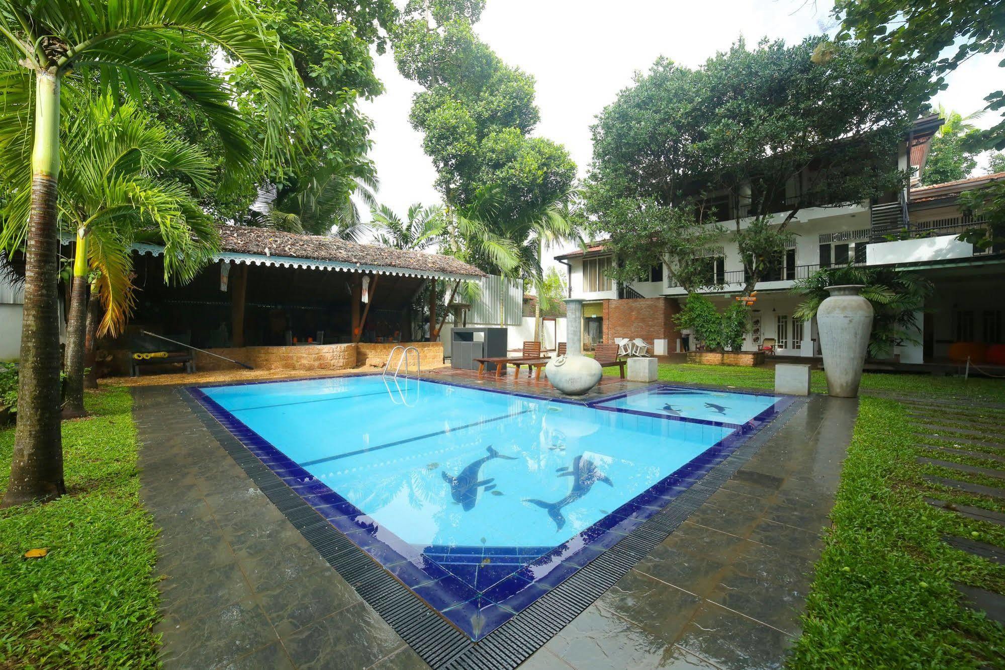Hostel City Hub Colombo Airport Katunayaka Esterno foto